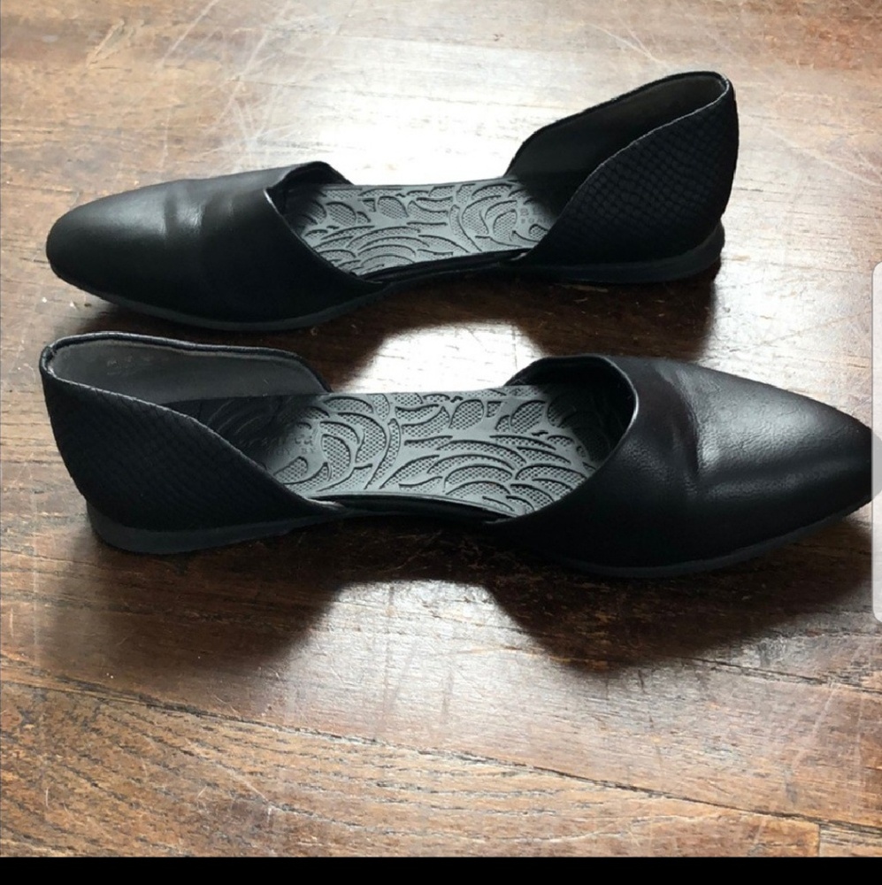 Dr Scholl's Be Energized Cut Out Pointed Flats
